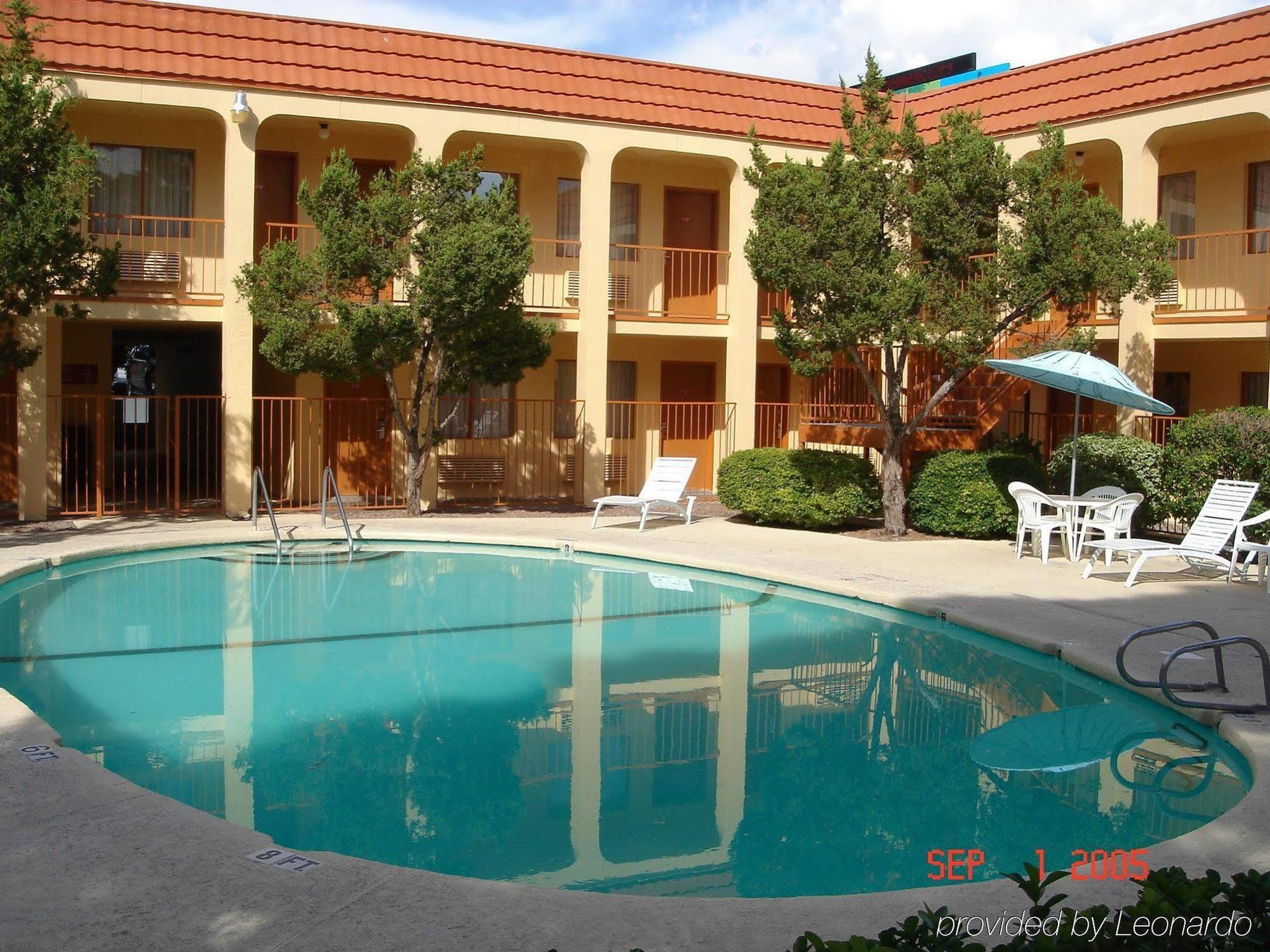 Super 8 By Wyndham El Paso Airport Hotel Exterior photo